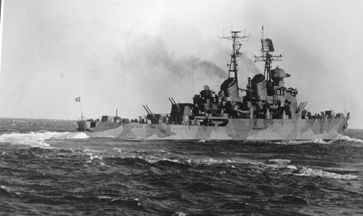 Kryssaren HMS Göta Lejon without her camouflage netting.